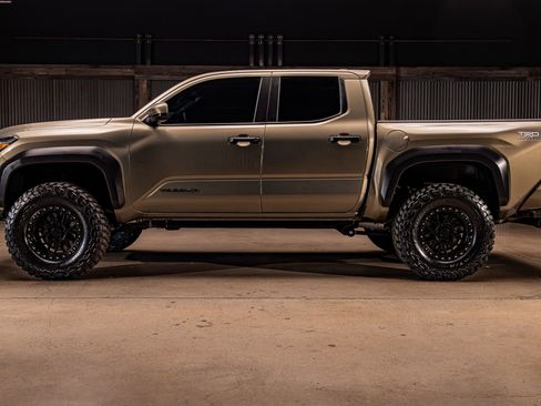 Used 2025 Toyota Tacoma TRD Off-Road image 6