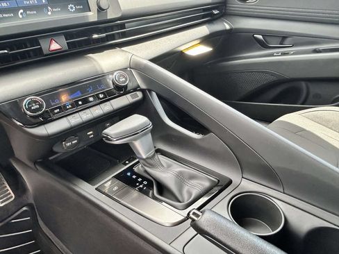 Certified 2025 Hyundai Elantra Sport FWD image 16