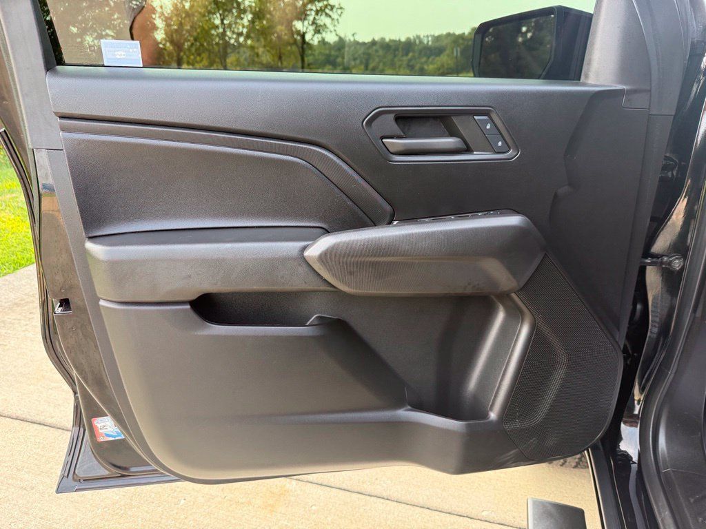 Used 2024 Chevrolet Colorado Trail Boss w/ Technology Package AWD/4WD image 18