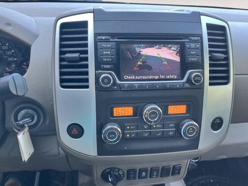 Used 2016 Nissan Frontier SV w/ SV Value Truck Package AWD/4WD image 18