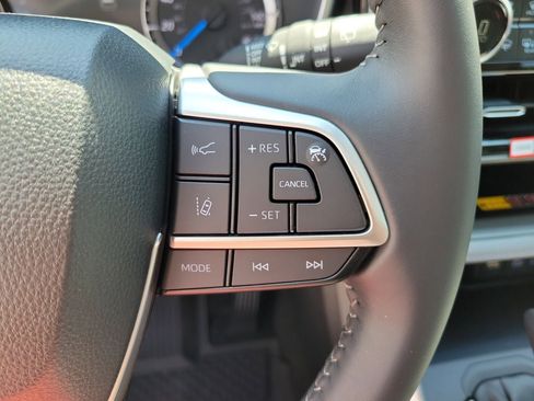 New 2026 Toyota Highlander XLE AWD/4WD image 23