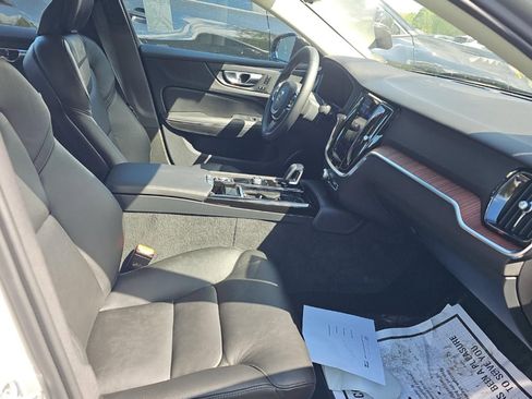 Used 2023 Volvo S60 T8 Plus AWD/4WD image 7