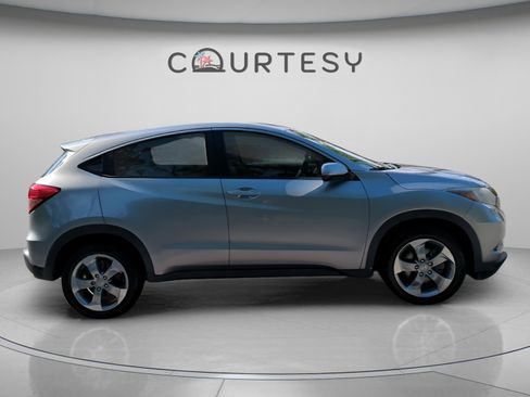 Certified 2017 Honda HR-V LX image 8