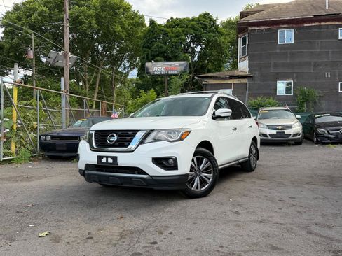 Used 2017 Nissan Pathfinder SL w/ SL Premium Package AWD/4WD image 2