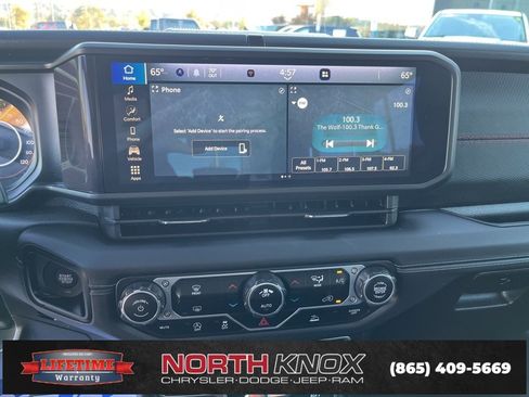 Used 2025 Jeep Wrangler Rubicon image 9