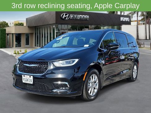 Used 2025 Chrysler Pacifica Select FWD image 7