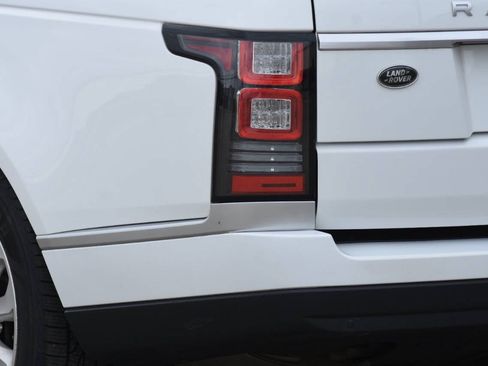 Used 2014 Land Rover Range Rover HSE image 16