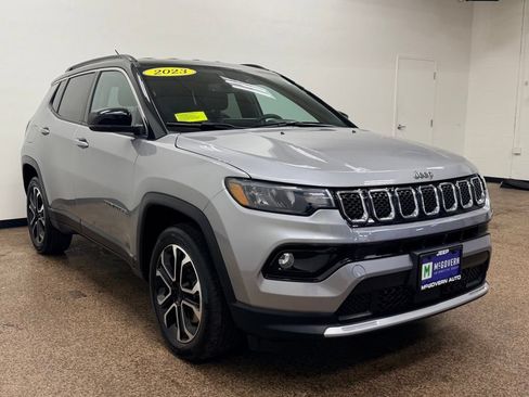 Used 2023 Jeep Compass Limited AWD/4WD image 9