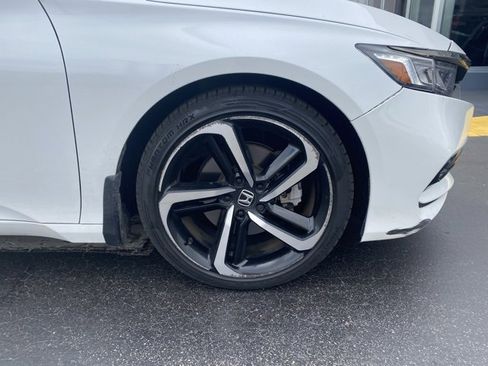 Used 2019 Honda Accord Sport image 10