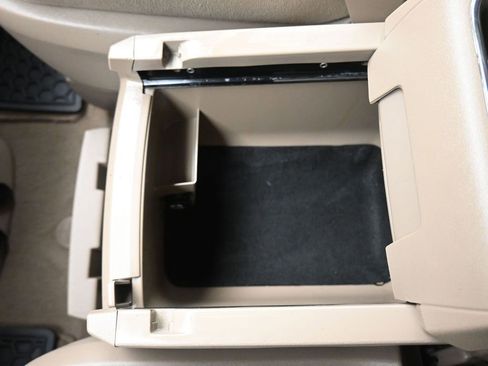 Used 2014 Chrysler Town & Country Touring image 22