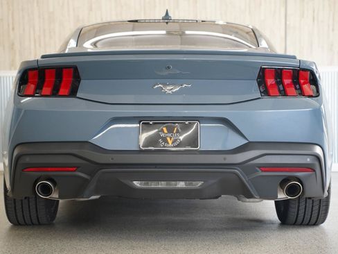 Used 2025 Ford Mustang Premium RWD image 9