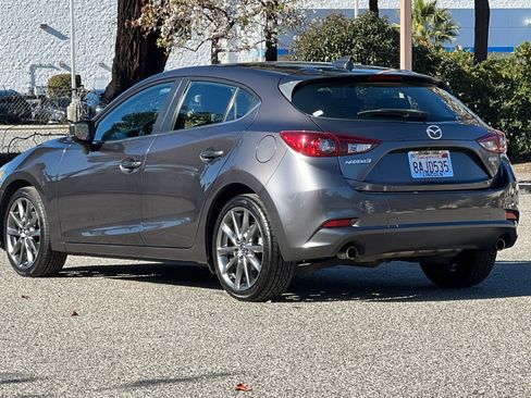 Used 2018 MAZDA MAZDA3 Touring image 6