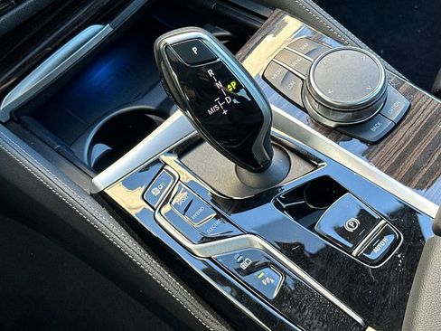 Used 2023 BMW 530e w/ M Sport Package image 24