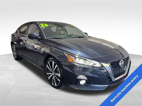 Used 2020 Nissan Altima 2.5 Platinum AWD/4WD image 3