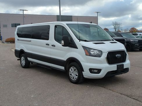 Used 2023 Ford Transit 350 XLT image 2