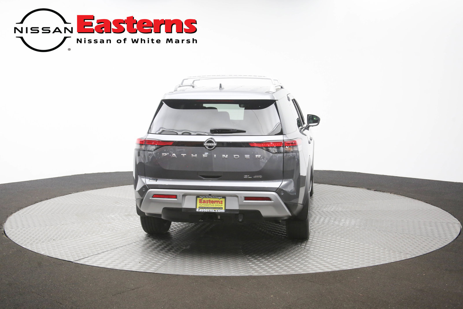 Used 2024 Nissan Pathfinder SL AWD/4WD image 38