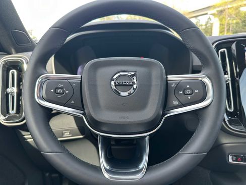 Certified 2023 Volvo XC40 Recharge Ultimate AWD/4WD image 24