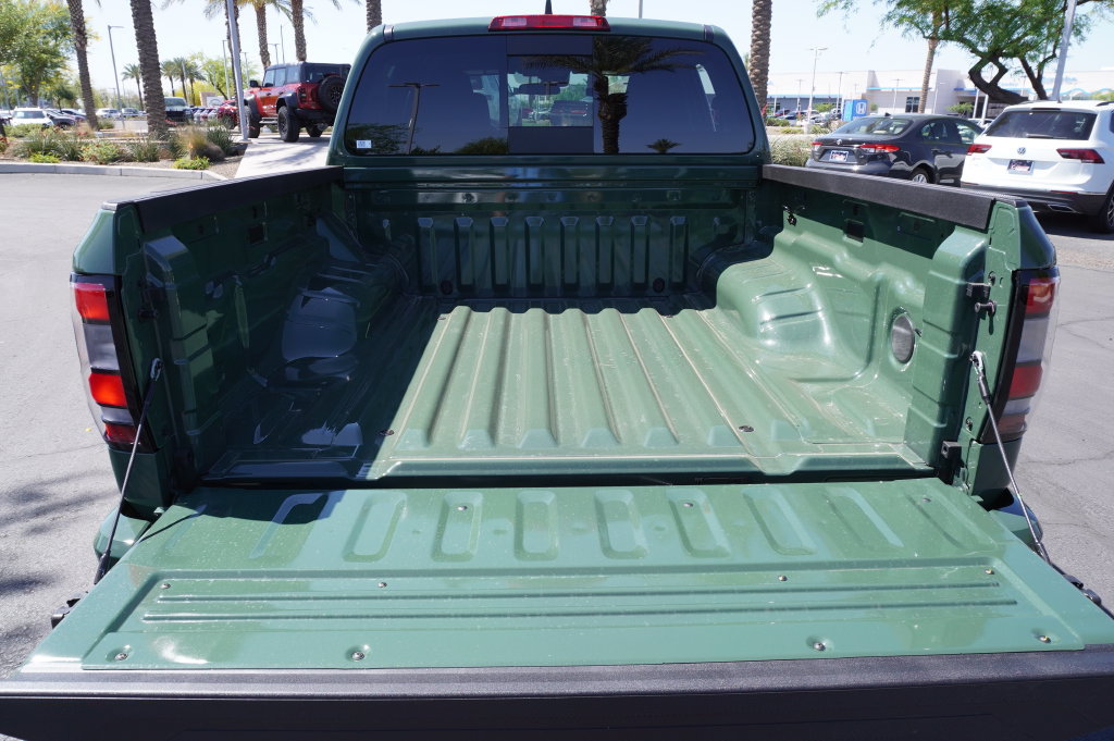 Certified 2025 Nissan Frontier PRO-4X w/ Tow Package AWD/4WD image 9