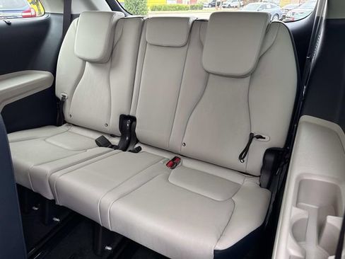 New 2026 Kia Carnival EX image 16