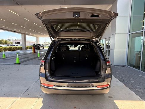 New 2026 Jeep Grand Cherokee Limited w/ Luxury Tech Group II RWD image 37