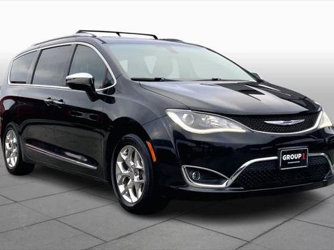Certified 2019 Chrysler Pacifica Limited image 2