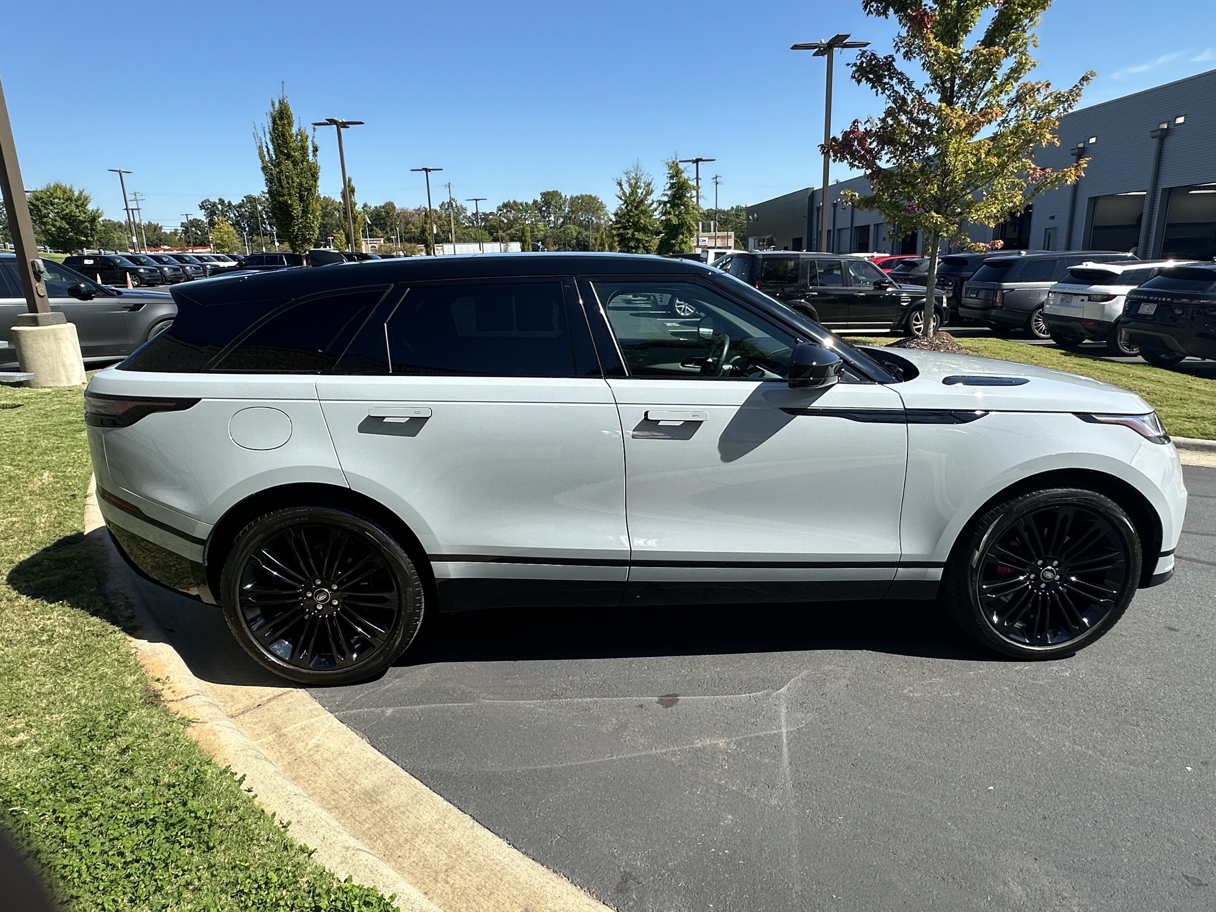 Certified 2024 Land Rover Range Rover Velar Dynamic SE AWD/4WD image 8