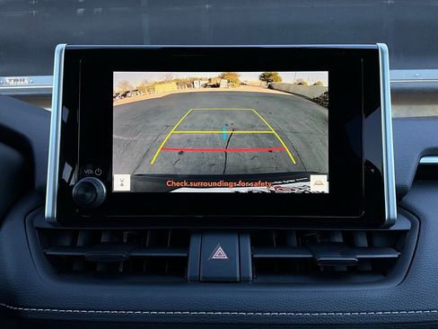 Used 2025 Toyota RAV4 XLE image 32