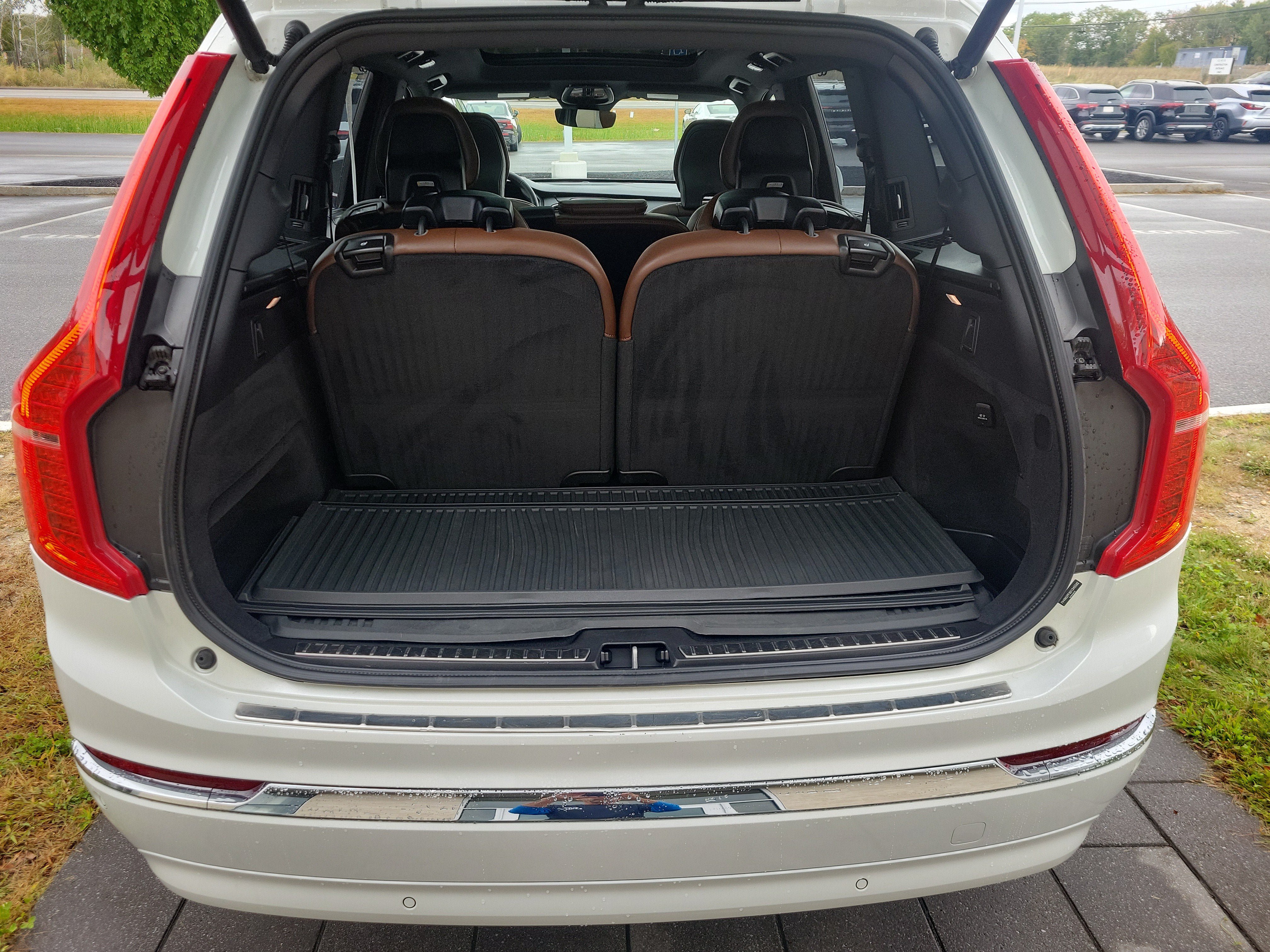 Used 2025 Volvo XC90 B6 Ultra AWD/4WD image 16