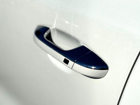 Used 2022 Kia Sportage EX w/ EX Technology Package image 16