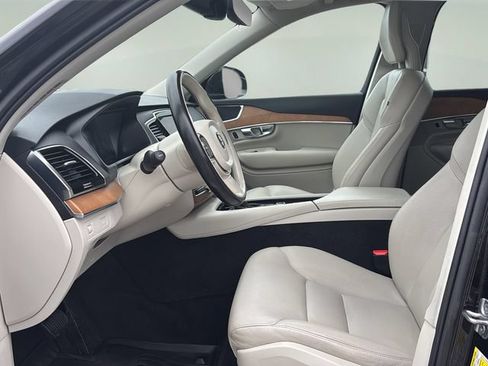 Used 2021 Volvo XC90 T6 Momentum w/ Advanced Package AWD/4WD image 17