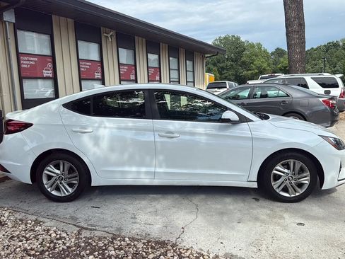 Used 2019 Hyundai Elantra SEL w/ Cargo Package FWD image 4