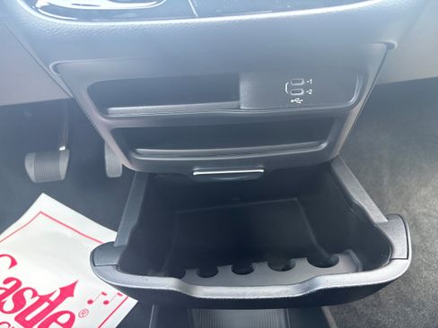 New 2027 Chrysler Pacifica Select FWD image 26