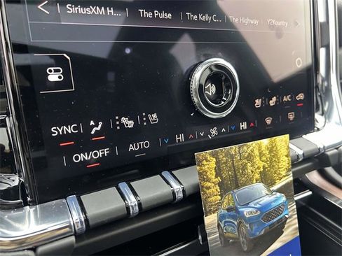 Used 2026 GMC Yukon XL Denali w/ Sun & Power Step Package image 27