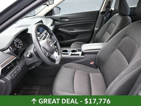 Used 2024 Nissan Altima 2.5 SV image 18