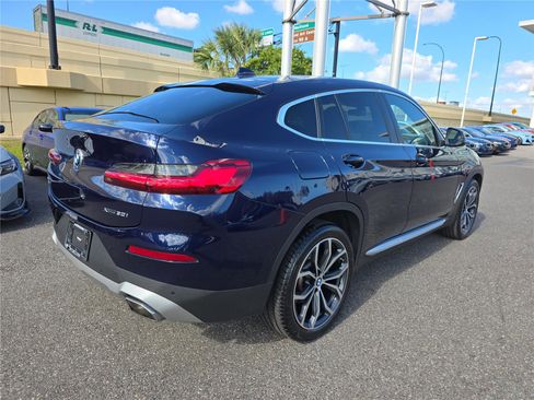 Certified 2022 BMW X4 xDrive30i w/ Convenience Package image 3
