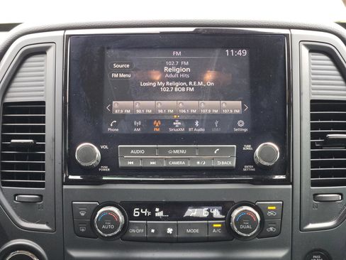 Used 2024 Nissan Titan SV w/ SV Convenience Package RWD image 16