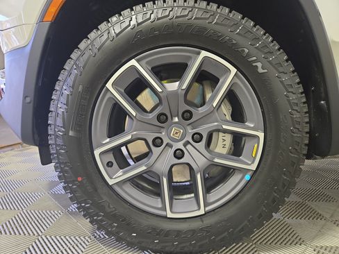 Used 2023 Rivian R1T Adventure AWD/4WD image 9
