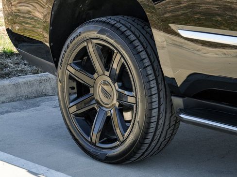 Used 2018 Cadillac Escalade Luxury image 57