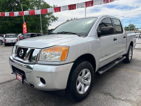 Used 2013 Nissan Titan SV AWD/4WD image 4