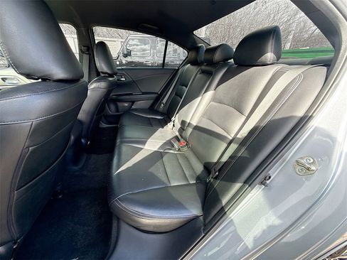 Used 2016 Honda Accord Sport image 25