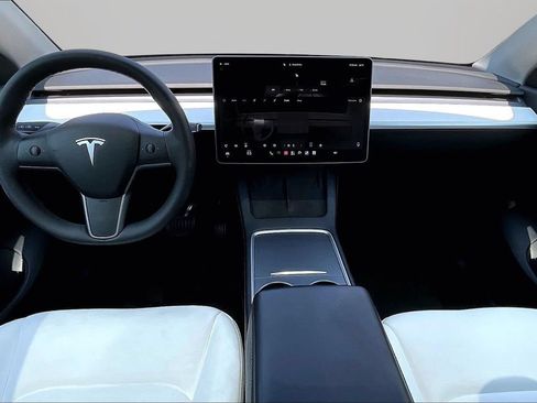 Used 2022 Tesla Model Y Long Range AWD/4WD image 15