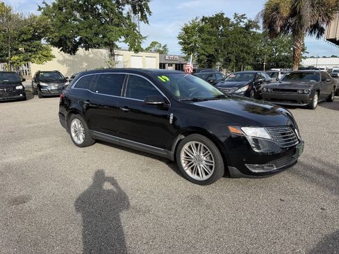 Used 2019 Lincoln MKT AWD image 13