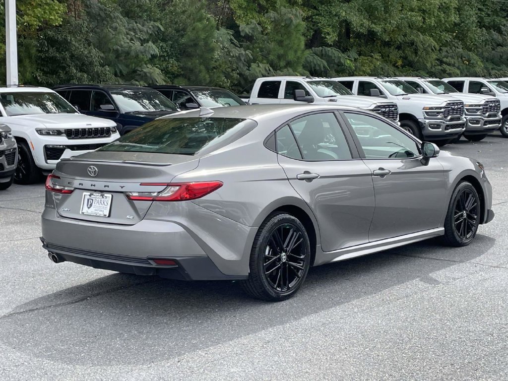 Used 2025 Toyota Camry SE FWD image 8