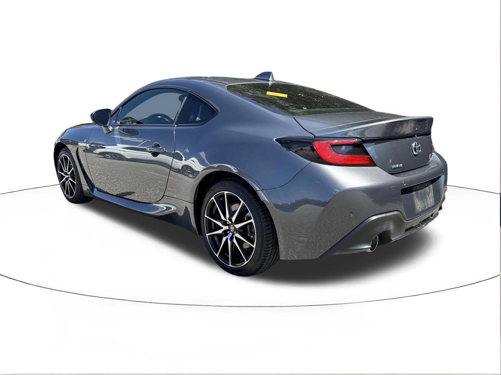 Used 2022 Toyota GR86 RWD image 5