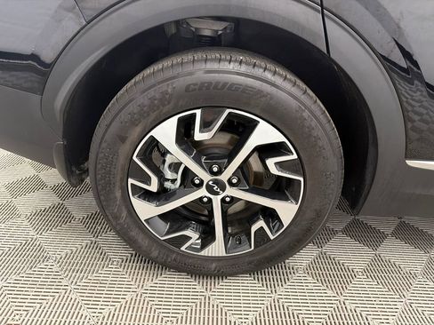Used 2025 Kia Sportage EX image 17