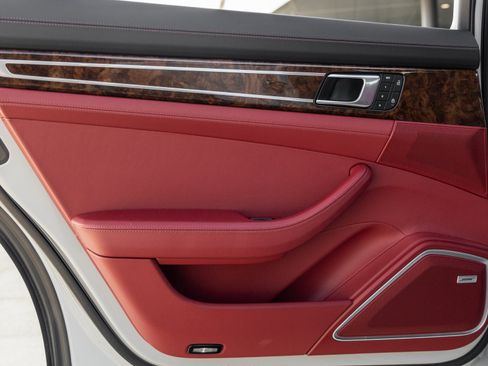 Used 2023 Porsche Panamera Turbo S Executive image 30