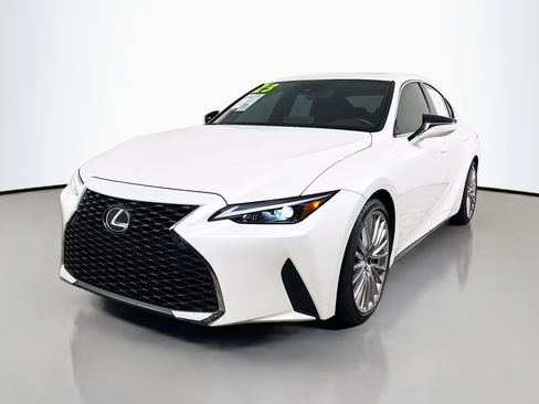 Used 2023 Lexus IS 300 300 w/ Premium Package image 10