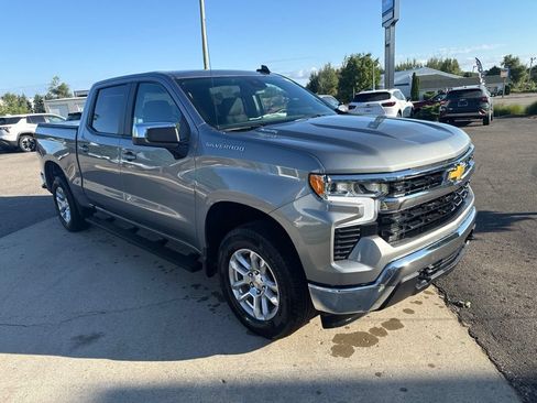 Used 2025 Chevrolet Silverado 1500 LT AWD/4WD image 3