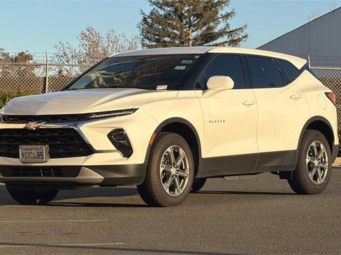 Used 2024 Chevrolet Blazer LT image 8