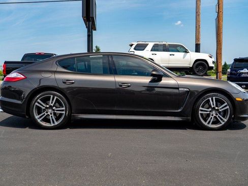 Used 2013 Porsche Panamera 4 w/ Premium Pkg image 9